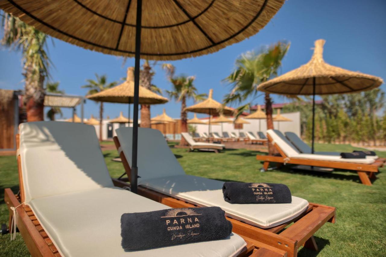 Parna Hotel Cunda Exterior photo